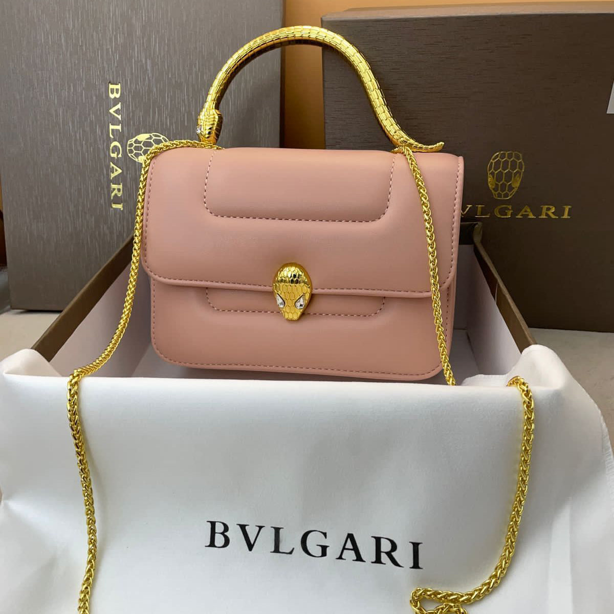 BVLGARO/Bvlgari bag organ bag gold snake head-shaped buckle handheld  shoulder bag ladies crossbody bag for Sale in Inglewood, CA - OfferUp