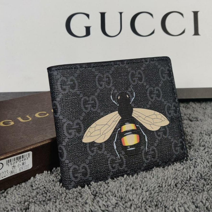 Gucci Bee Print GG Supreme Card Case in Black for Men