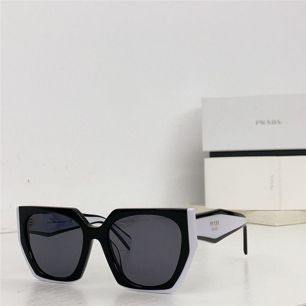 Elegant and  Over sized  Sunglasses with Brand  logo