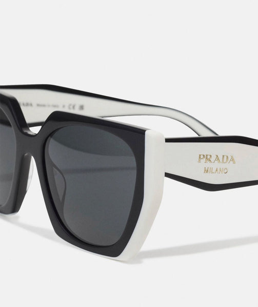 Elegant and  Over sized  Sunglasses with Brand  logo