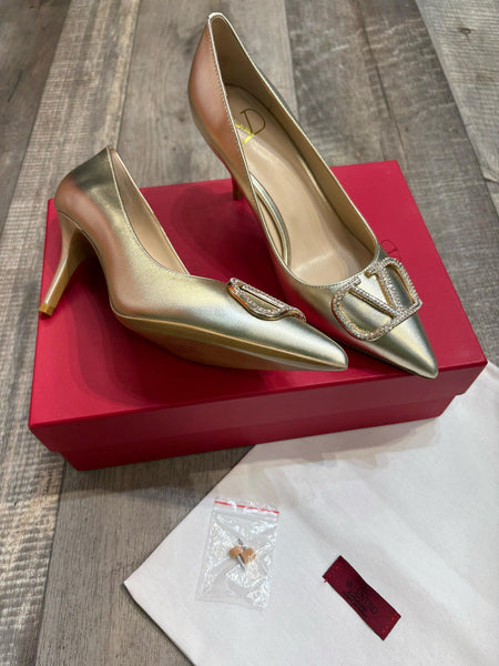 Premium Brand  V Logo Embellished Pump Heel Sandal