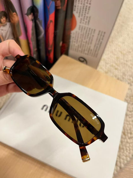 Premium Quality and Stylish Initial Logo Sunglass For Women