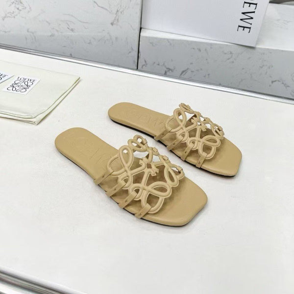 Latest Fashion Flats for Women – Featuring Engraved Detailing