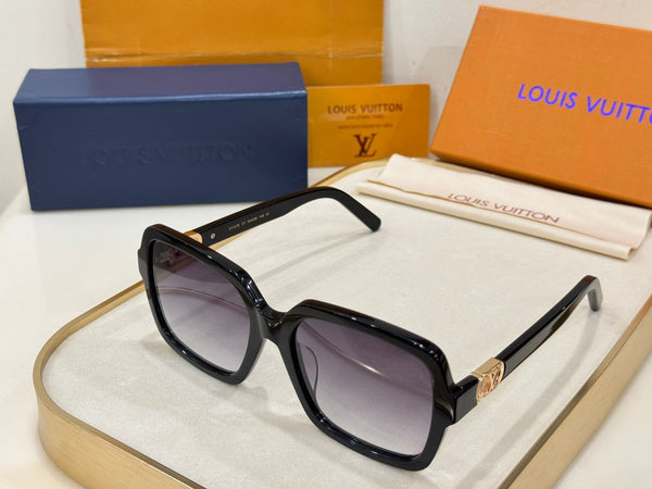 Black Square Sunglasses  Luxury Gold Logo Temple Shades for Women