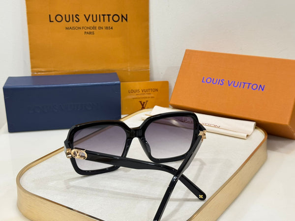 Black Square Sunglasses  Luxury Gold Logo Temple Shades for Women