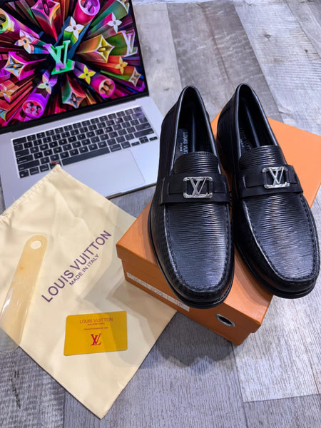 Elegant Black Leather Shoes  with Silver Buckle