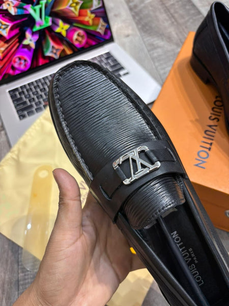 Elegant Black Leather Shoes  with Silver Buckle