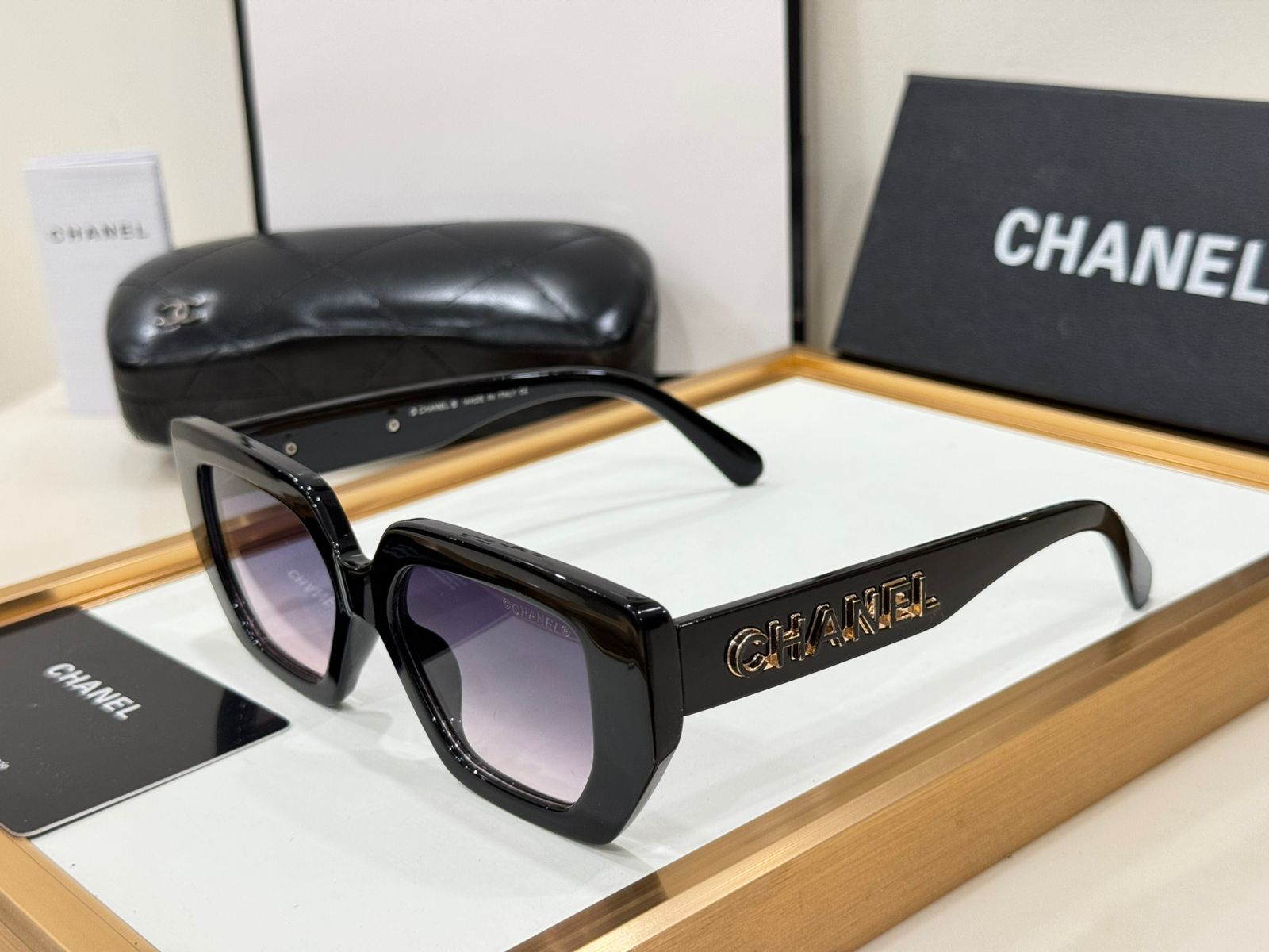 Oversized Square Sunglasses – Luxury Statement Design