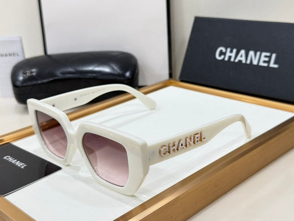 Oversized Square Sunglasses – Luxury Statement Design