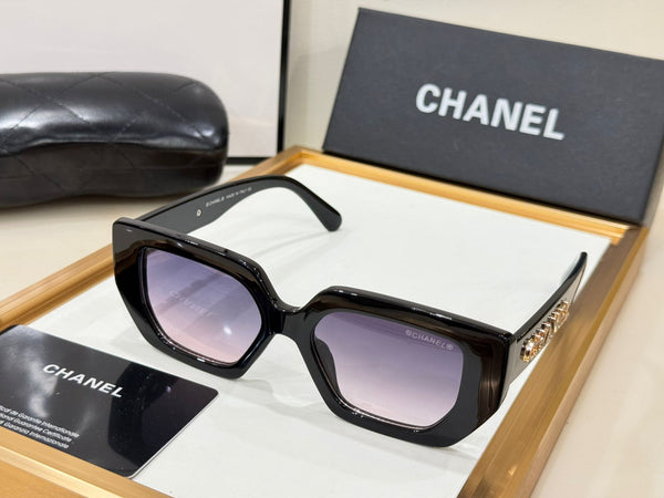Oversized Square Sunglasses – Luxury Statement Design
