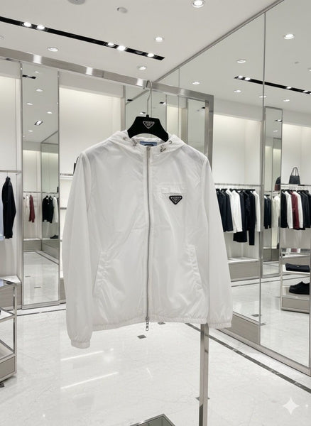 Imported Luxury White Windbreaker Jacket – Premium Lightweight Outerwear