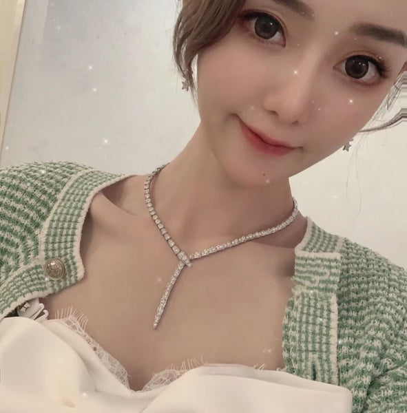 Luxury Sparkling Snake-Inspired Diamond Necklace