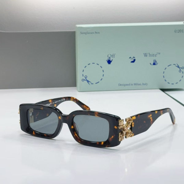 Trendy Rectangle Frame Sunglasses with Stylish Logo Detailing