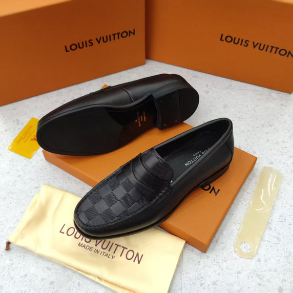 Men’s Classic Black Checkered Loafers