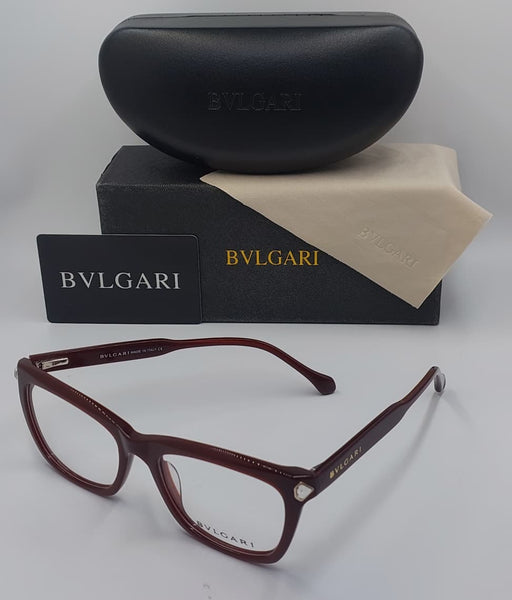 Luxury Eyeglass Frame Elegant Design with Gold Detailing