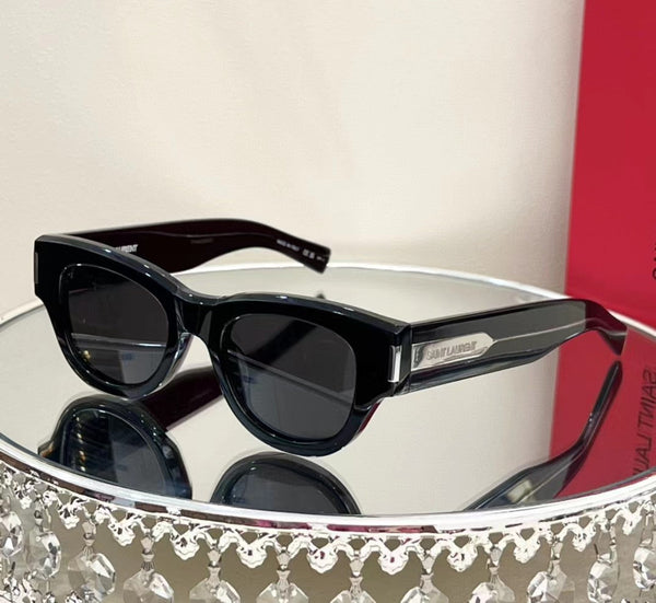 Classic line Luxurious Arms Sunglasses For Women