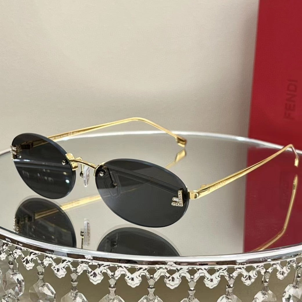 Classic Oval Frame Sunglasses For Women
