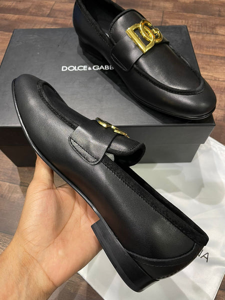 Golden Detailing Black Loafers For Men