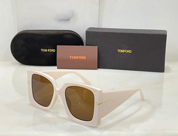 Trendy oversize sunglasses for women