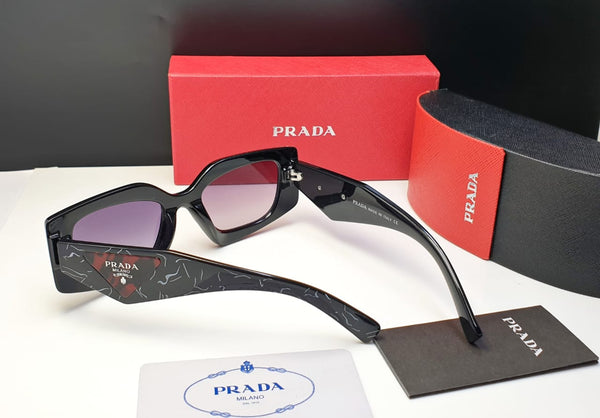 Sunglasses with Brand logo