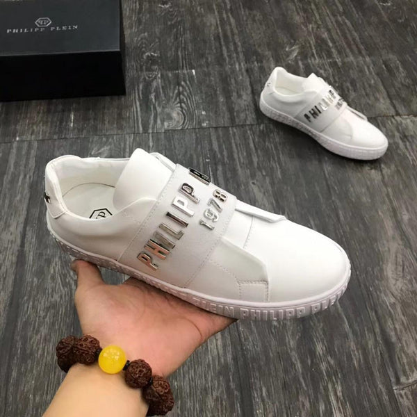 Luxury and Elegant Low-Top Sneakers With Logo Initial