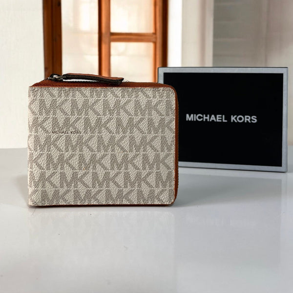 Luxury Monogram Logo Full Zip Closure Wallet