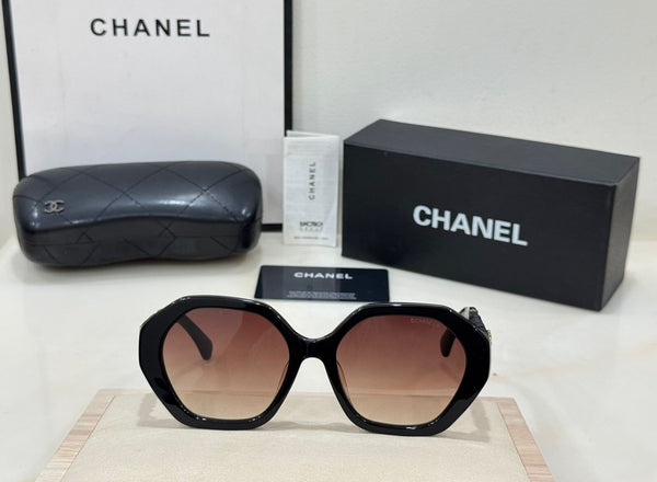 Women's Oversized Sunglasses With Branding