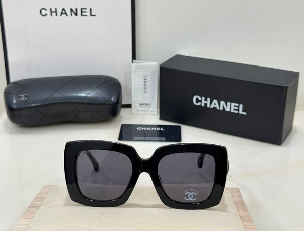Women's Oversized Sunglasses With Branding