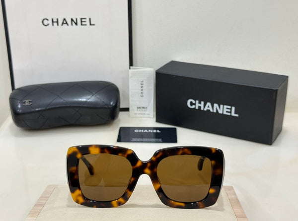 Women's Oversized Sunglasses With Branding