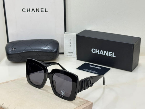Women's Oversized Sunglasses With Branding