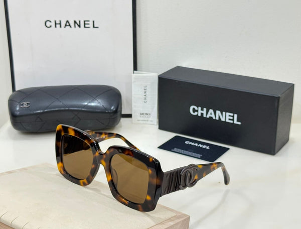 Women's Oversized Sunglasses With Branding