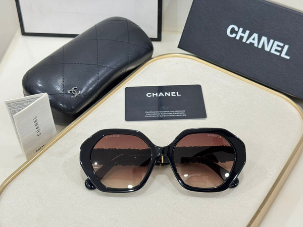 Women's Oversized Sunglasses With Branding