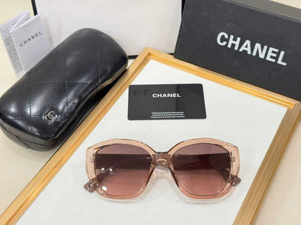 Premium  Iconic Initial Gold Tone  Logo Sunglass  For Women