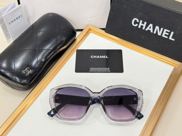 Premium  Iconic Initial Gold Tone  Logo Sunglass  For Women