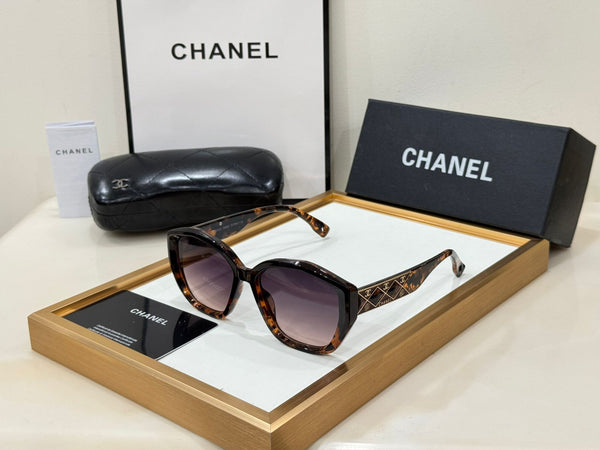 Premium  Iconic Initial Gold Tone  Logo Sunglass  For Women