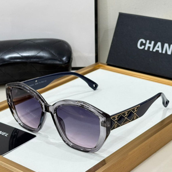 Premium  Iconic Initial Gold Tone  Logo Sunglass  For Women