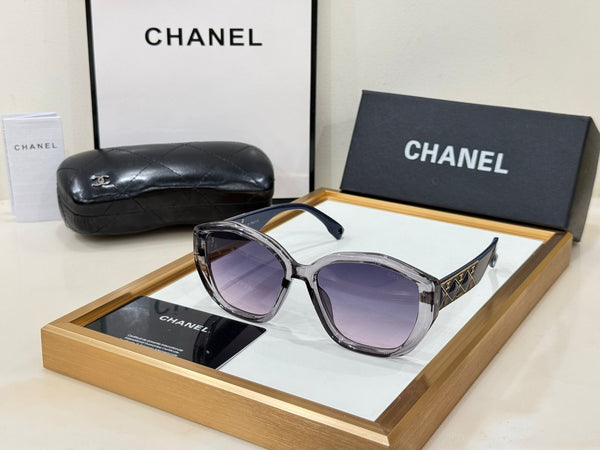 Premium  Iconic Initial Gold Tone  Logo Sunglass  For Women