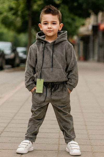 Stylish  Kids’ Hoodie & Jogger Set – Casual Streetwear Look