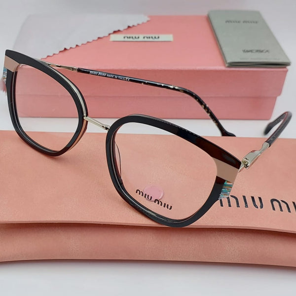 Luxury Cat-Eye Eyeglasses – Chic Designer Frame