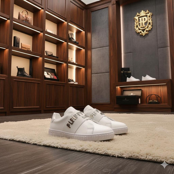 Luxury and Elegant Low-Top Sneakers With Logo Initial