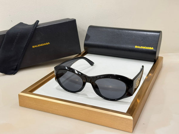 Luxe Bold BB Emblem Oval Shield Sunglasses
