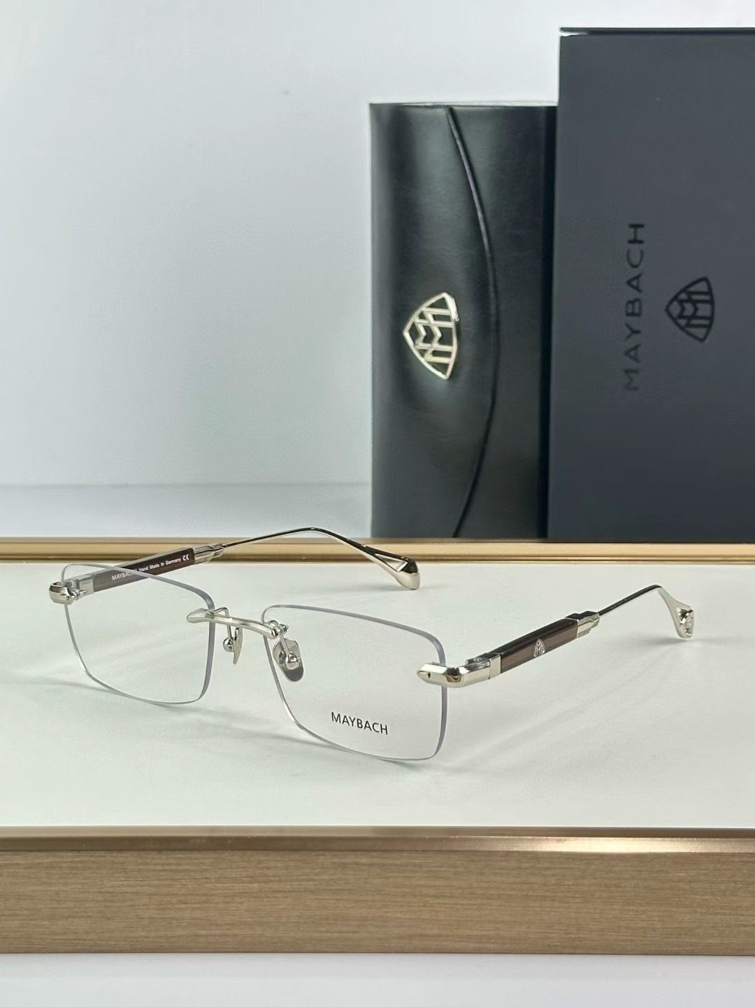 Luxury Rimless Rectangular Shape Frame