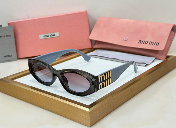 Iconic Premium Cat-Eye Sunglasses with Bold Logo Arms