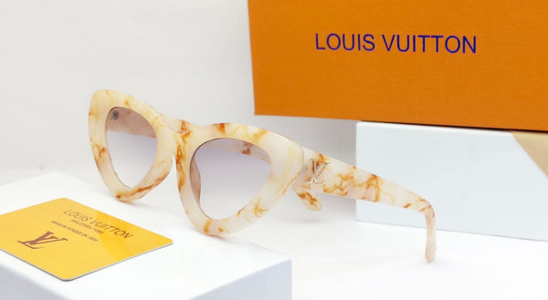 Luxury  Women’s Cat-Eye Sunglasses with Brand Logo