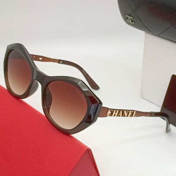 Exclusive Women’s  Cat-Eye Sunglasses with Logo Arms