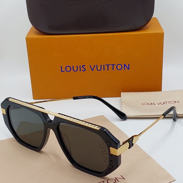 Premium Square Sunglasses with Gold Metal Temples Luxury Stylish Design