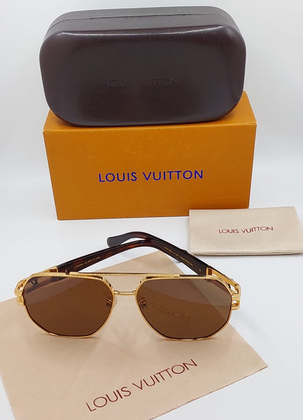 Premium Square Sunglasses with Gold Metal Temples Luxury Stylish Design