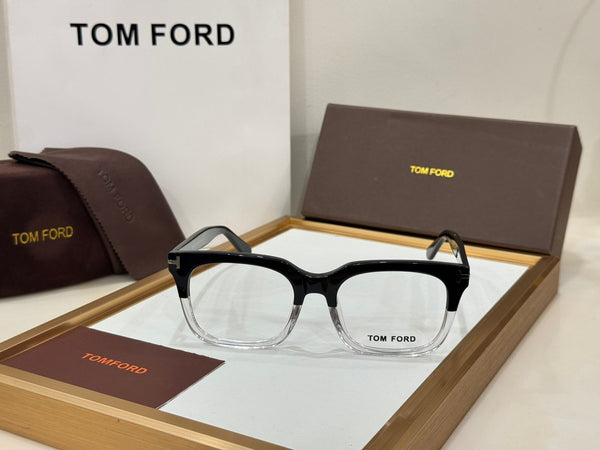 Luxury Eyeglass Frame Elegant Design with Gold Detailing