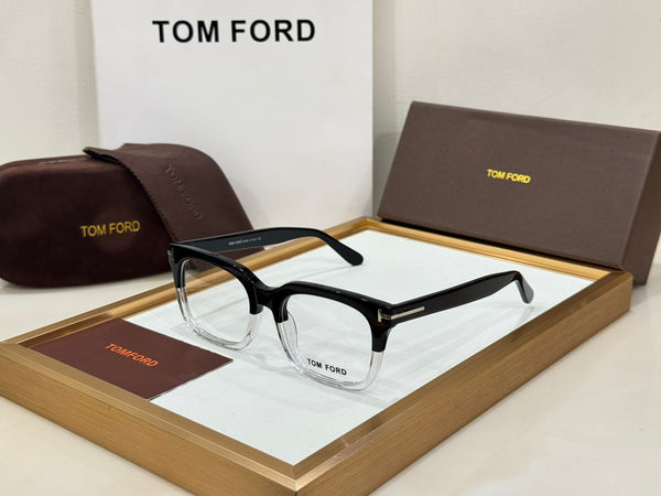 Luxury Eyeglass Frame Elegant Design with Gold Detailing