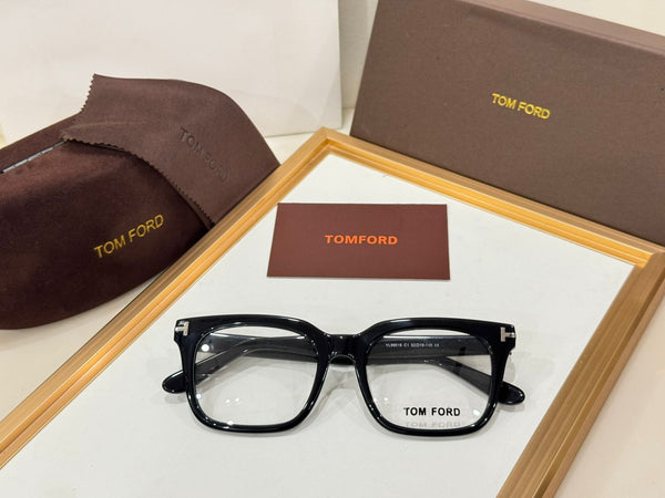 Luxury Eyeglass Frame Elegant Design with Gold Detailing